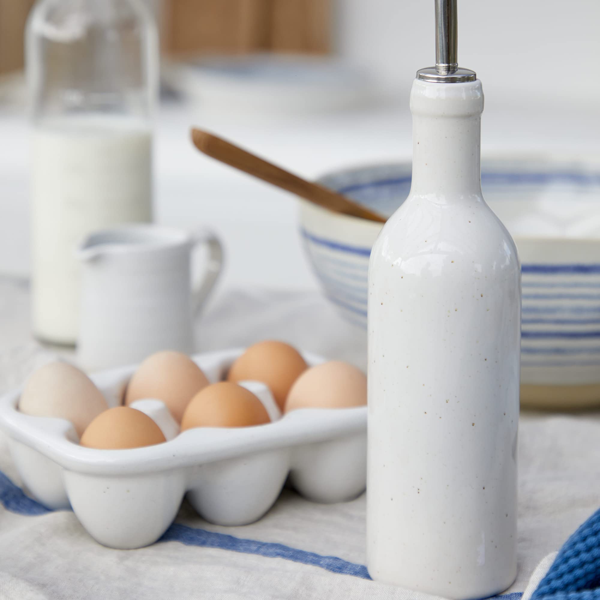 Casafina Ceramic Stoneware 12 Oz. Cruet - Fattoria Collection, White | Microwave & Dishwasher Safe Dinnerware | Food Safe Glazin