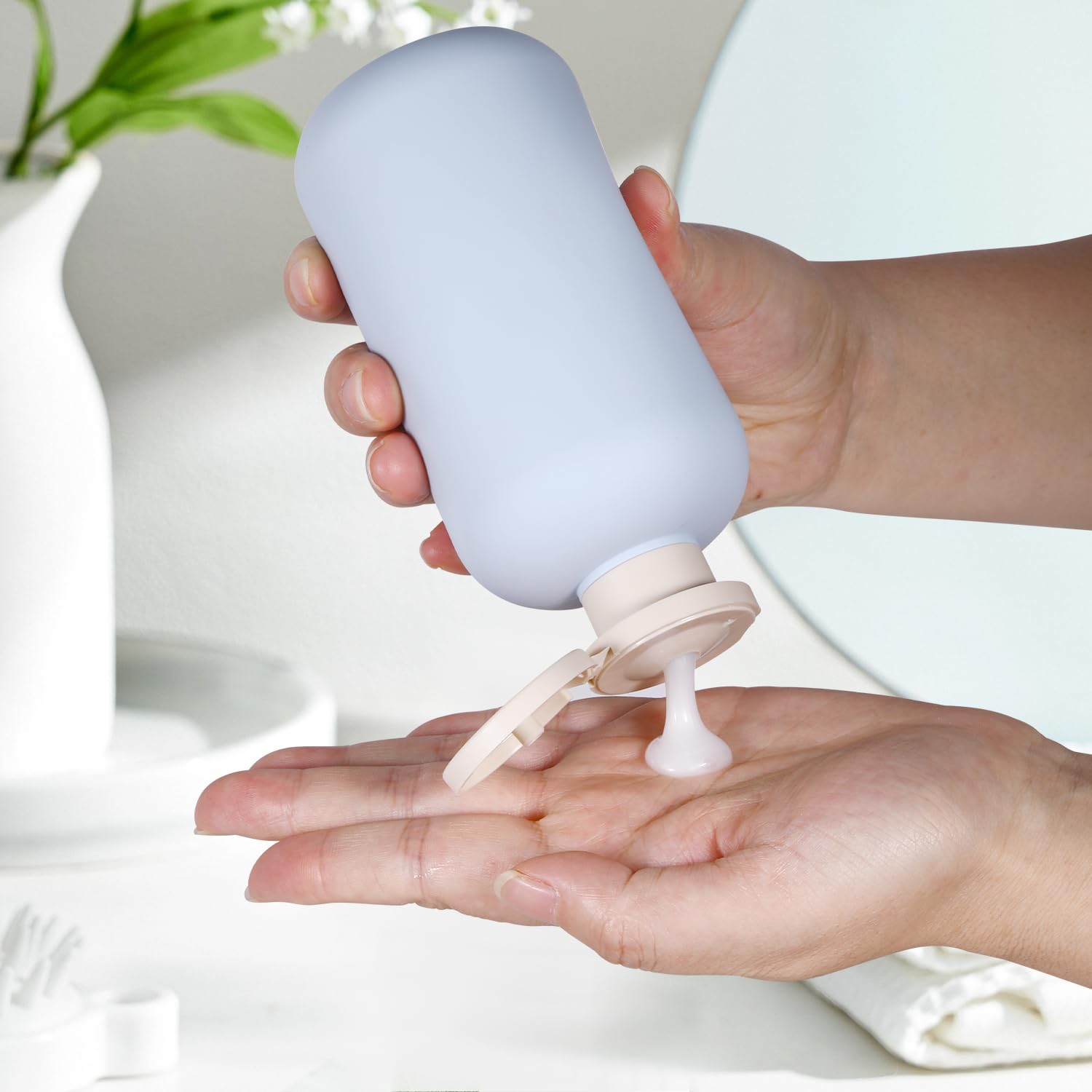 Umetass Travel Shampoo Bottle, Empty Plastic Squeeze Bottles 10Oz With Flip Cap, Lotion Container For Tavel Size Shampoo And Con