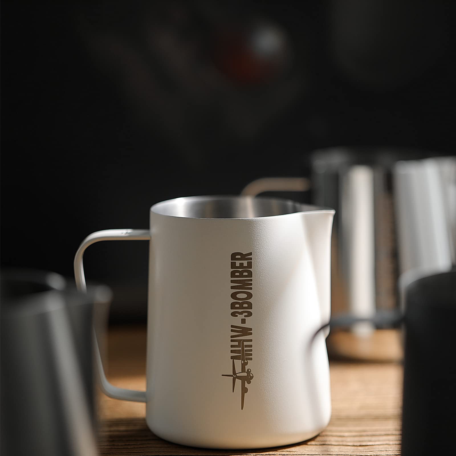 Mhw-3Bomber Milk Frothing Pitcher 20Oz/600Ml Espresso Steaming Pitchers Stainless Steel Milk Coffee Latte Art Jug Cup Premium Ba