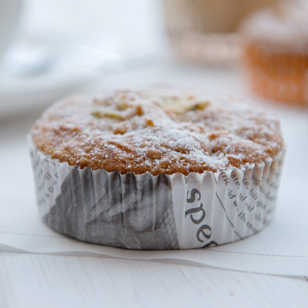 Restaurantware Panificio 4 Ounce Baking Cups 200 Ridged Cupcake Liners - Oven-Ready Freezable Black And White Paper Muffin Cases