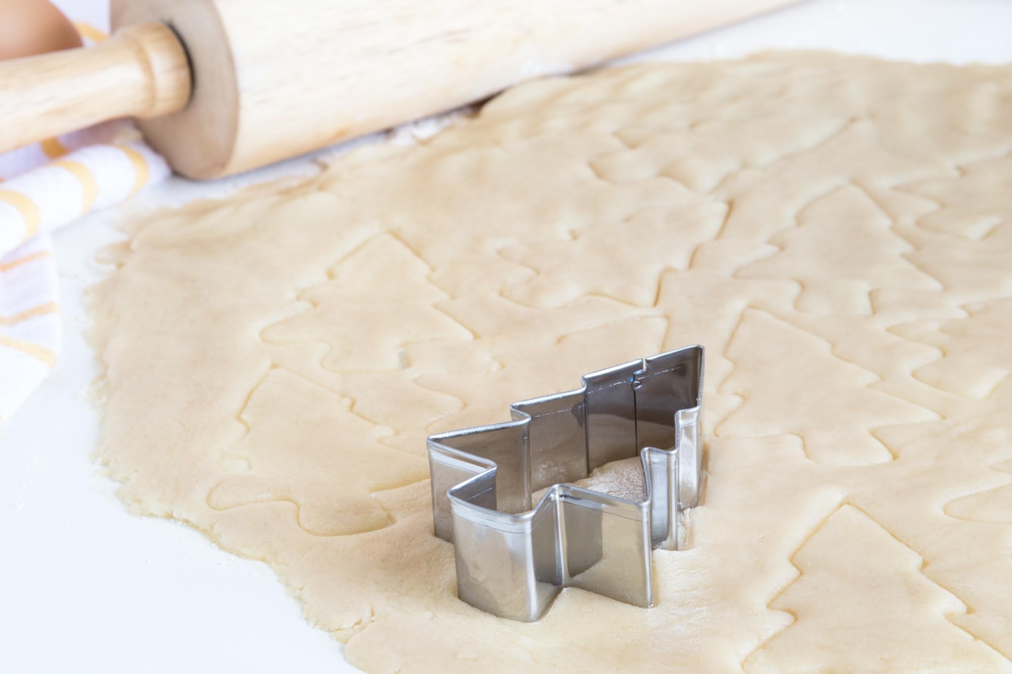 Fox Run Christmas Tree Cookie Cutter, 3-Inch, Stainless Steel