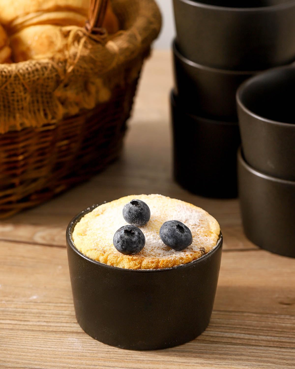Tikooere Ramekins 6 oz, Oven Safe Souffl   Dishes for Creme Brulee, Souffle, Pudding, Lava Cake, Stoneware Custard Ramikens for