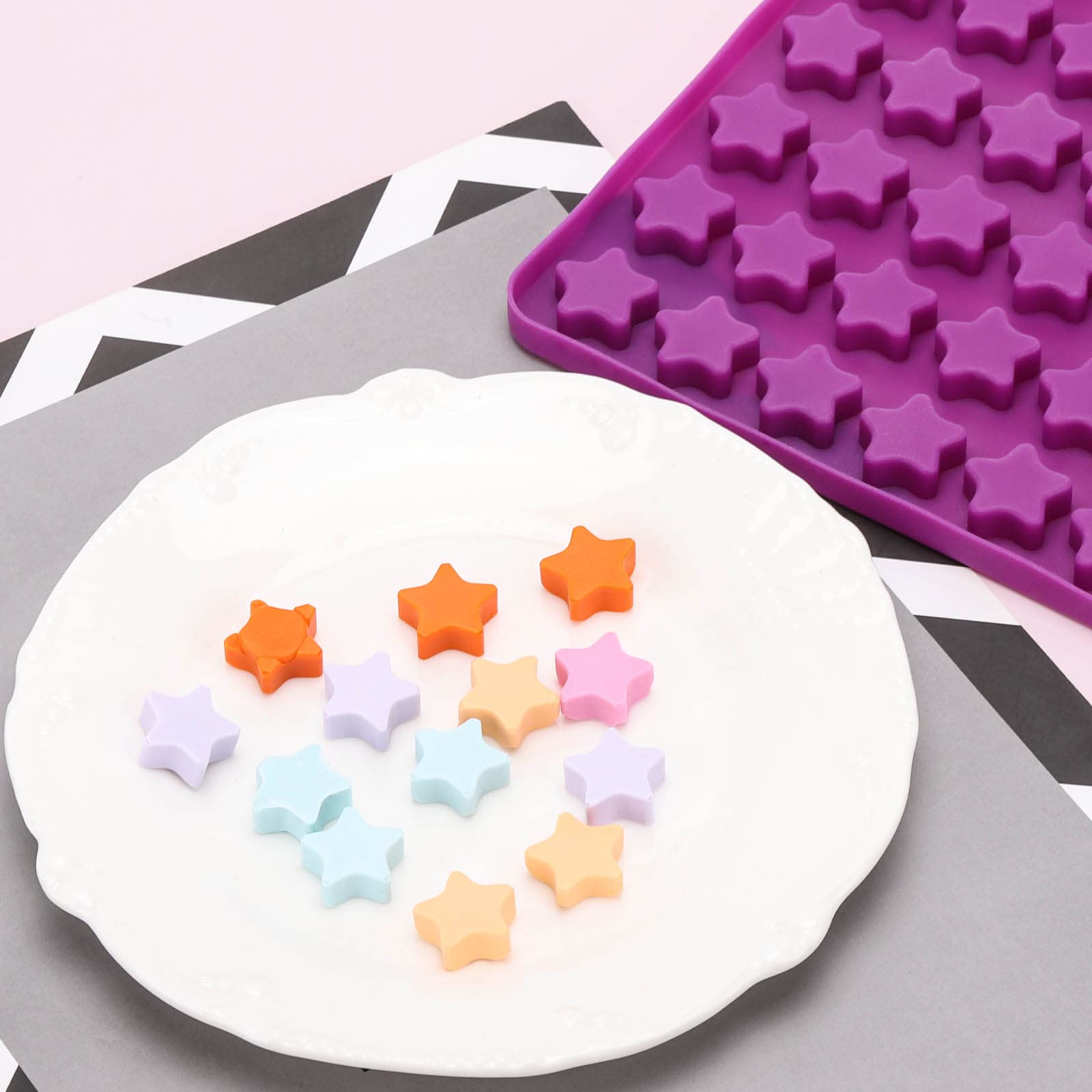 112 Cavity Mini Star Silicone Molds Fun Shaped Chocolate Molds For Homemade Dog Training Treats, Gummies, Candy, Chocolate Chips