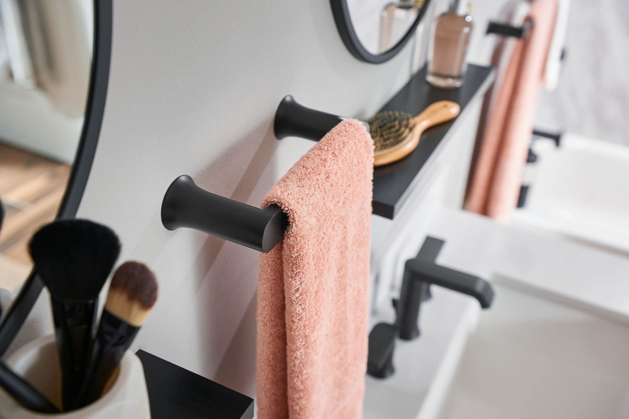 Moen Genta Matte Black Modern 6.8-Inch Length Hand-Towel Bar For Bathroom Or Kitchen, Bh3886Bl, 1 Count (Pack Of 1)