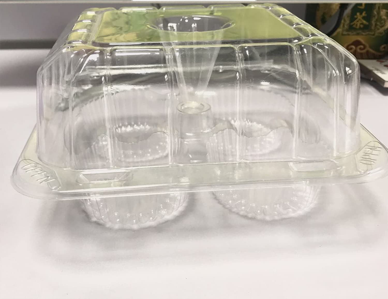 Pizety 50 Pack 4 Cavity Cupcake Container Quality Strong Muffin Cupcake Containers With Superior Hinged 4 Compartment Cupcake Bo