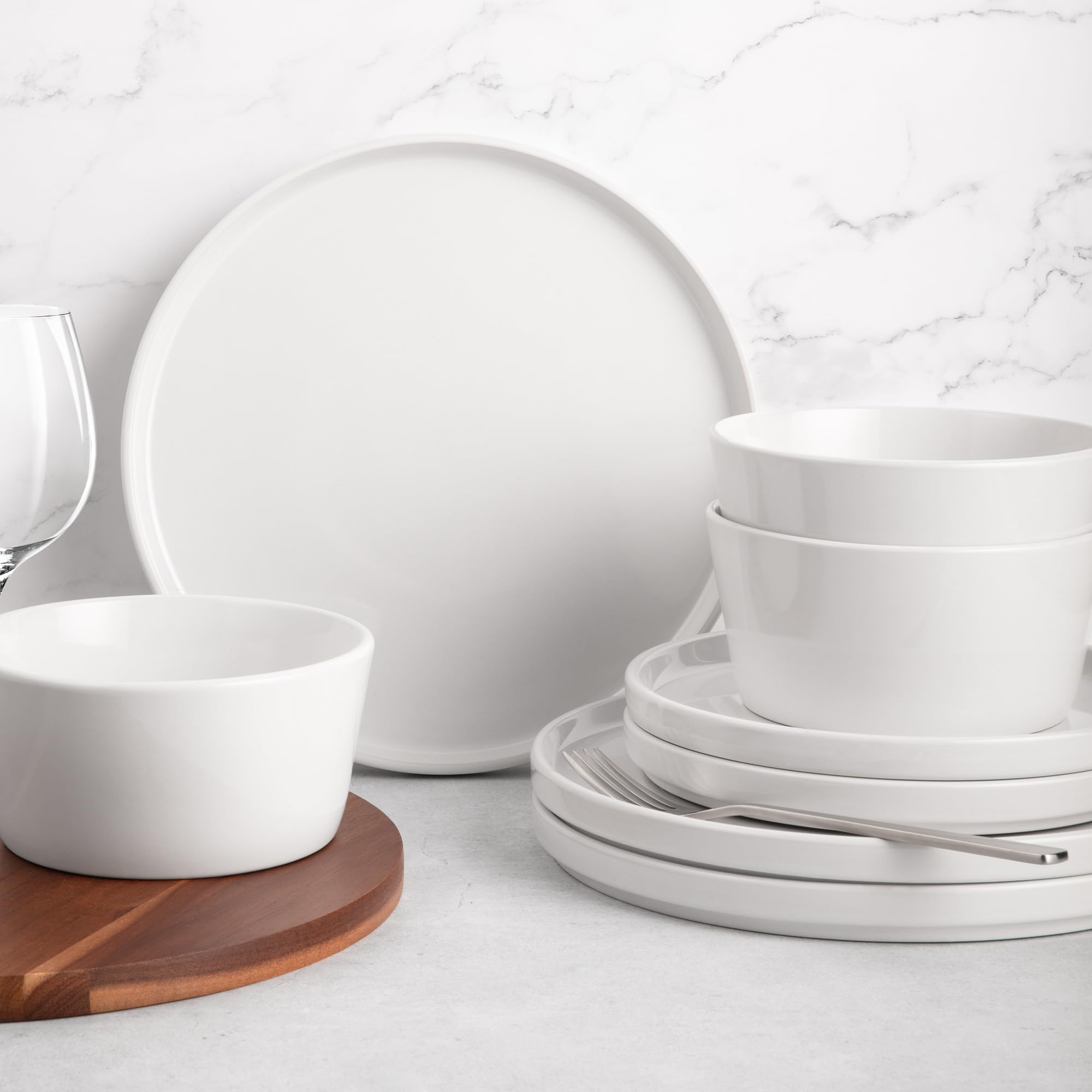 Zulay Kitchen Terra Stoneware Dinnerware Set, Artisanal Ceramic Plates and Bowls Set Crafted at 2300? - Service for 4, Frost Whi