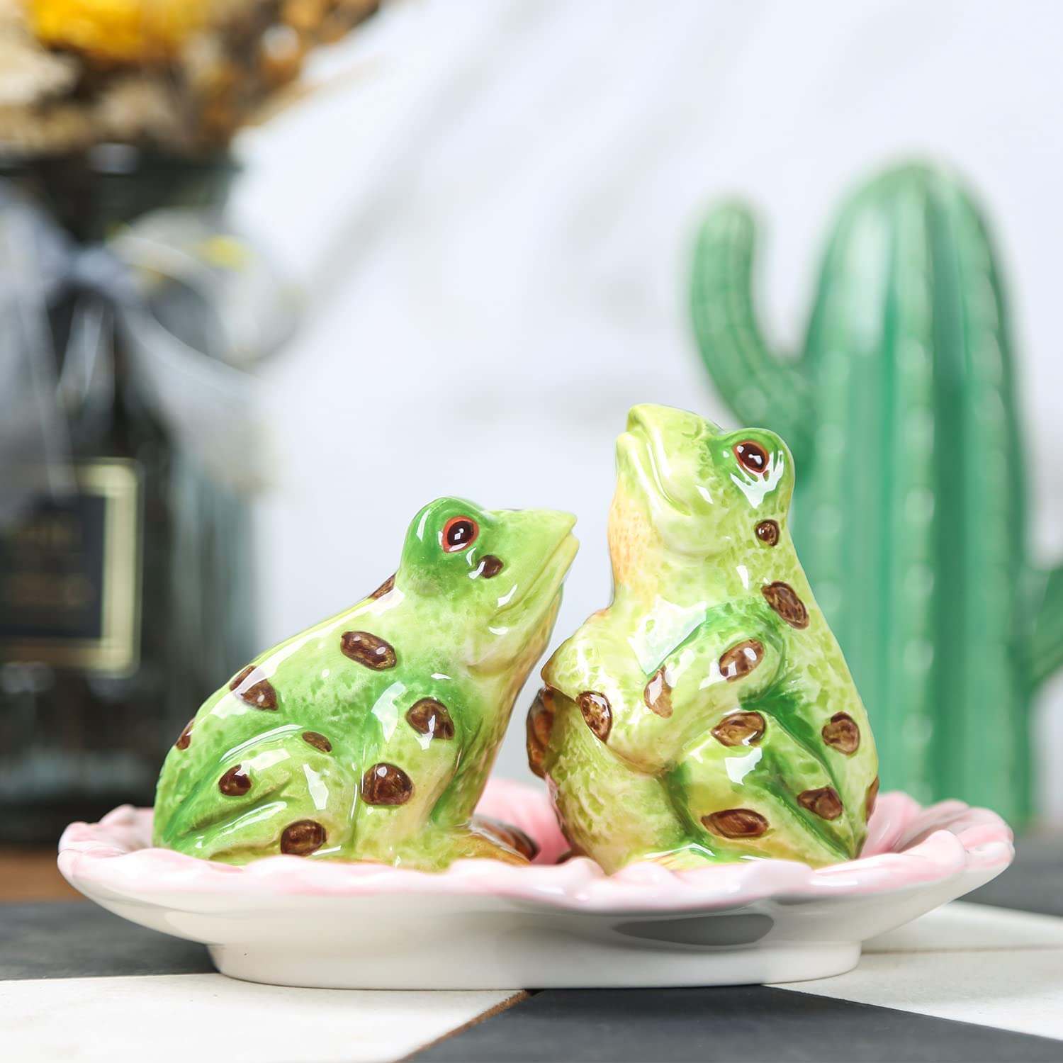 Forlong Ceramic Salt & Pepper Shakers,Hand Painted Novelty Frog And Lotus Leaf Kitchen D  Cor