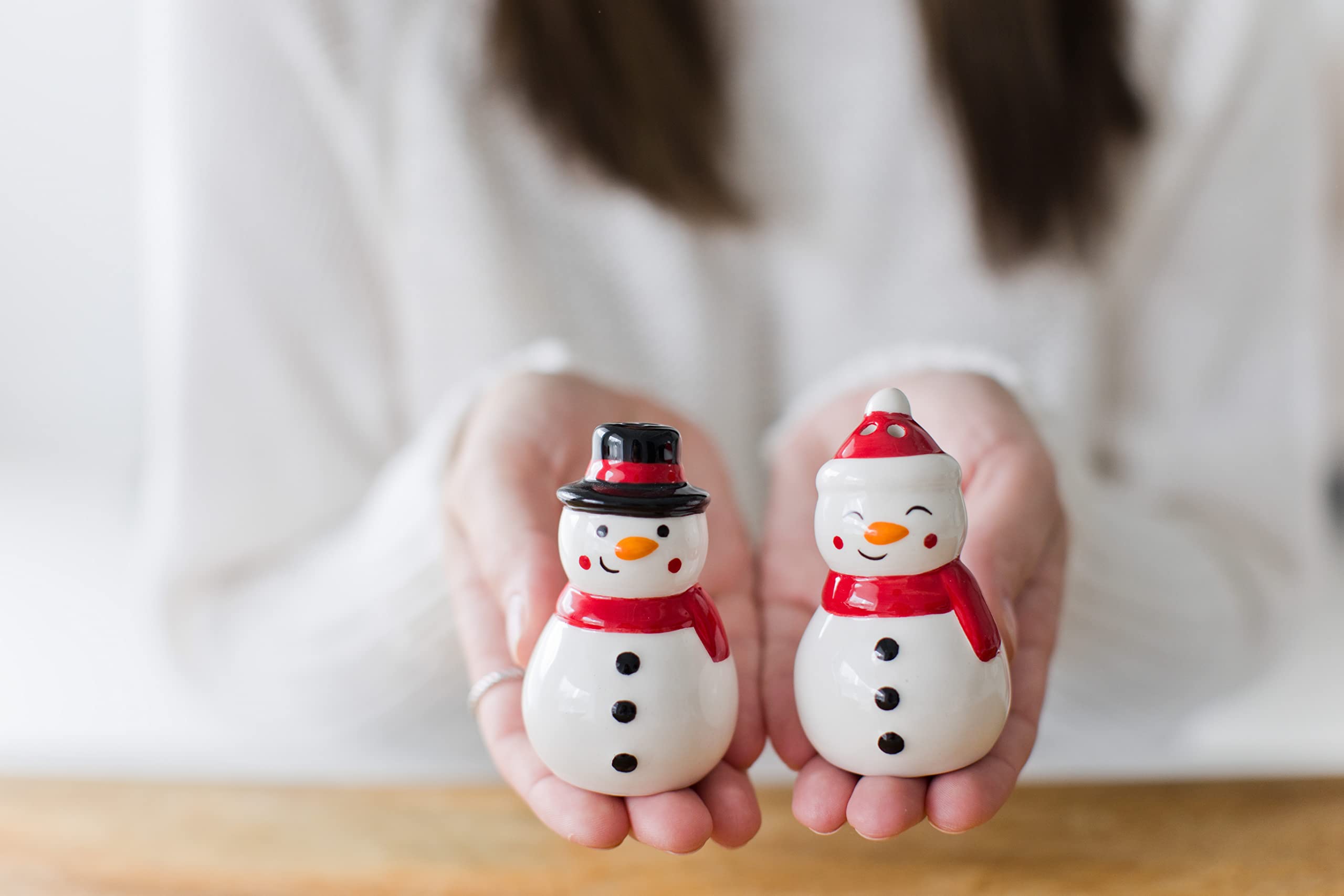 Pearhead Snowmen Shaker Set, Christmas Kitchen Decorations, Holiday D  cor For The Home, Christmas Salt And Pepper Shaker Set, S