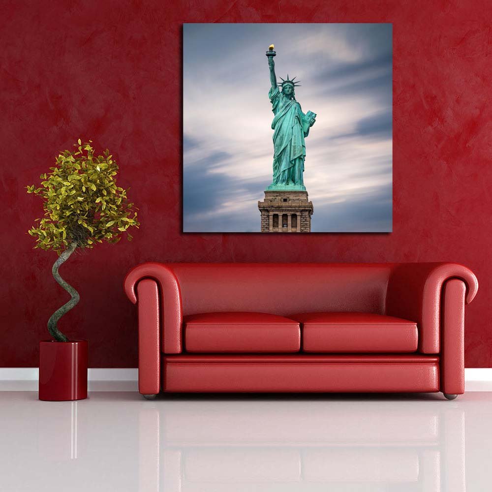 Pitaara Box The Statue Of Liberty In New York City, Usa | Peel & Stick Vinyl Wall Sticker For Bedroom & Living Room | 18 X 18 In