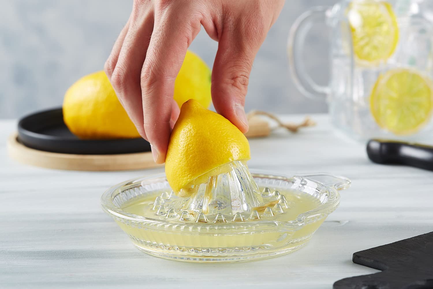 DUHALINE Lemon Squeezer  Portable Citrus Juicer  Crystal Reamer Manual Juicer with Handle and Spout for Fresh Juice  Lime Orange  Heavy Clear Glass