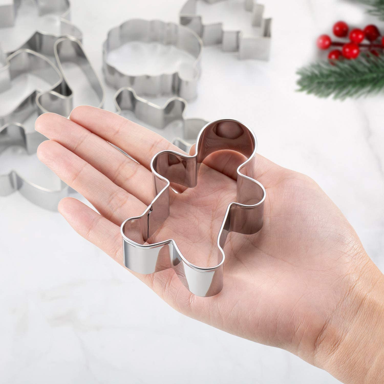 Christmas Cookie Cutters, 8Pcs Winter Holiday Cookie Cutter Set, Stainless Steel Metal Cutter With Gingerbread Men,Christmas Tre