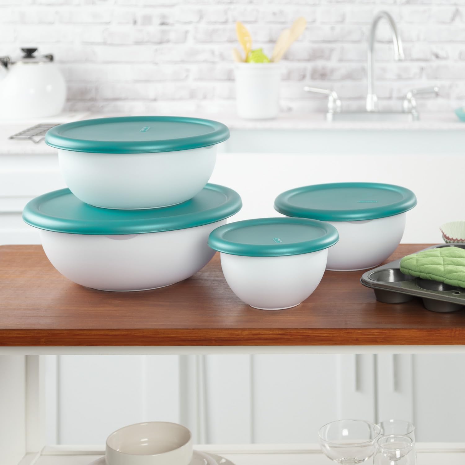 Sterilite 8-Piece Covered Bowl Set, 4 Plastic Bowls Ranging In Size W/ 4 Lids, Food Storage, Dishwasher And Microwave Safe, Whit
