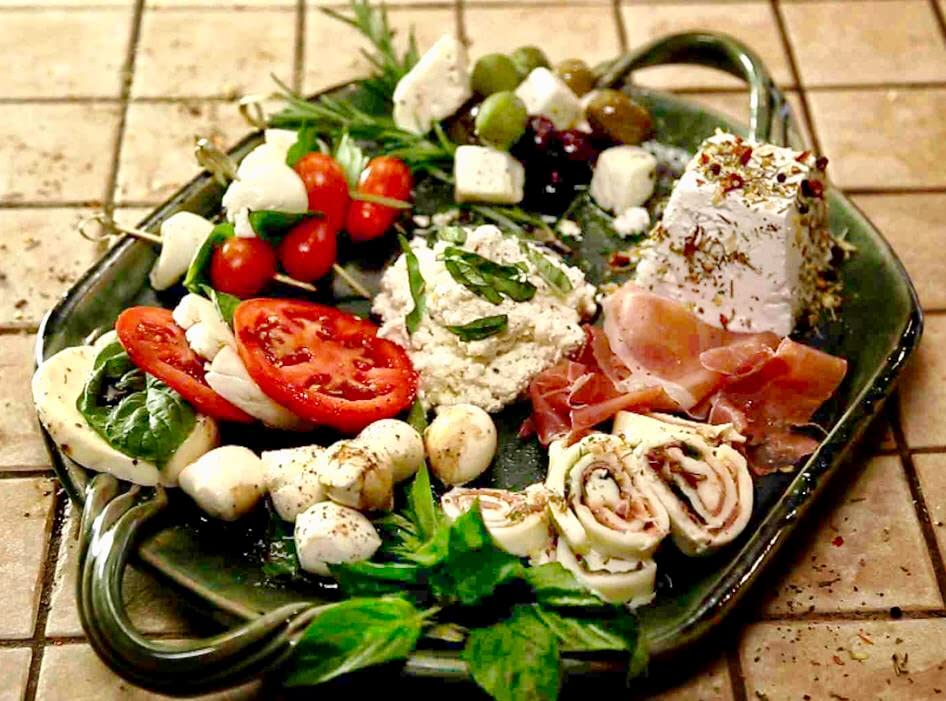 Standing Stone Farms Basic Beginner Cheese Making Kit - Mozzarella, Burrata, Burricota, Chevre, Ricotta, Mascarpone & Butter!