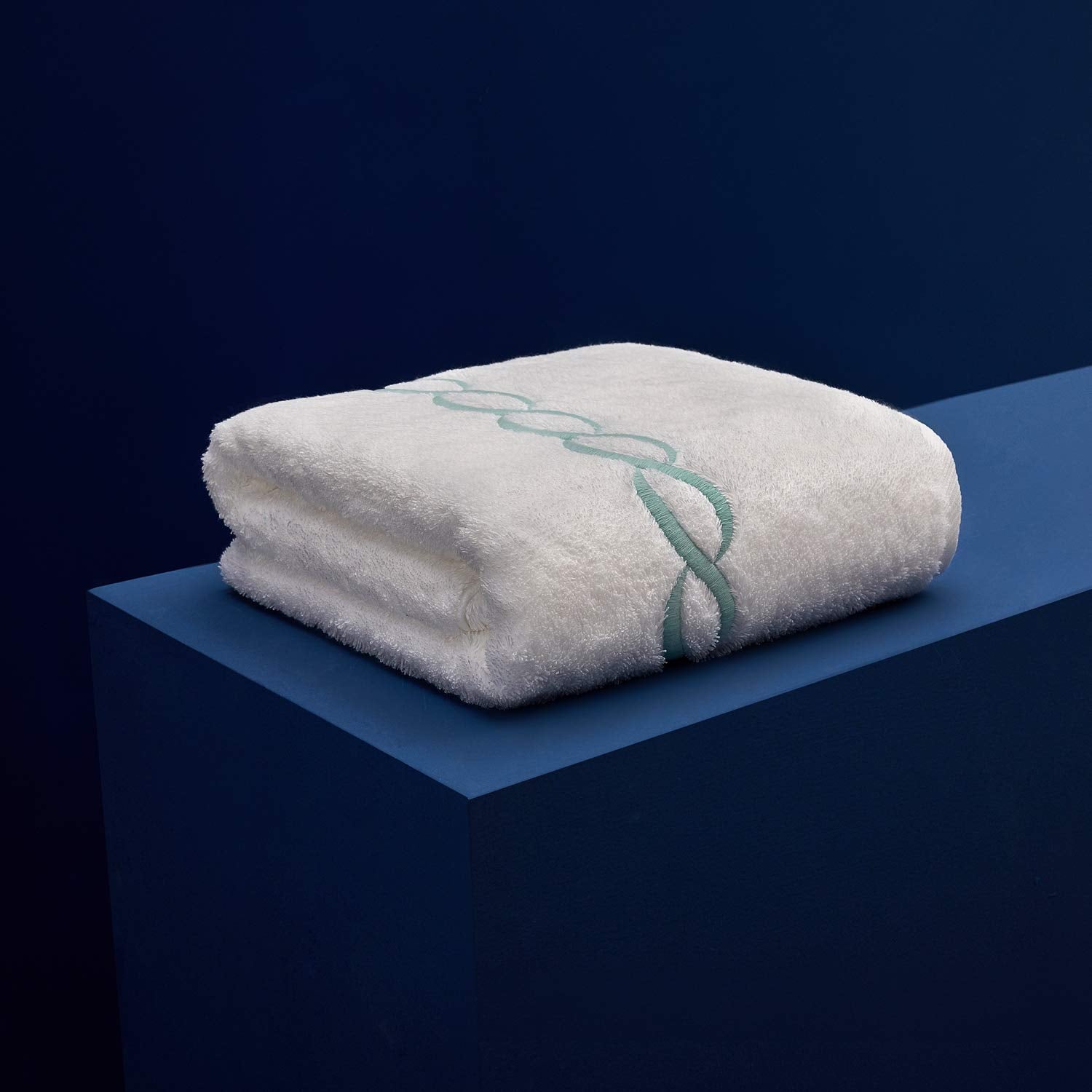 Superior 1000 Gram Egyptian Cotton Oversize 63 X 31 Bath Towel, 1 Piece, Mint Chain