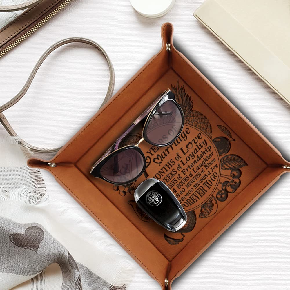 Bella Busta -4 Years Of Marriage -Traditional Fruit Gift For Fourth Anniversary-Engraved Leather Tray
