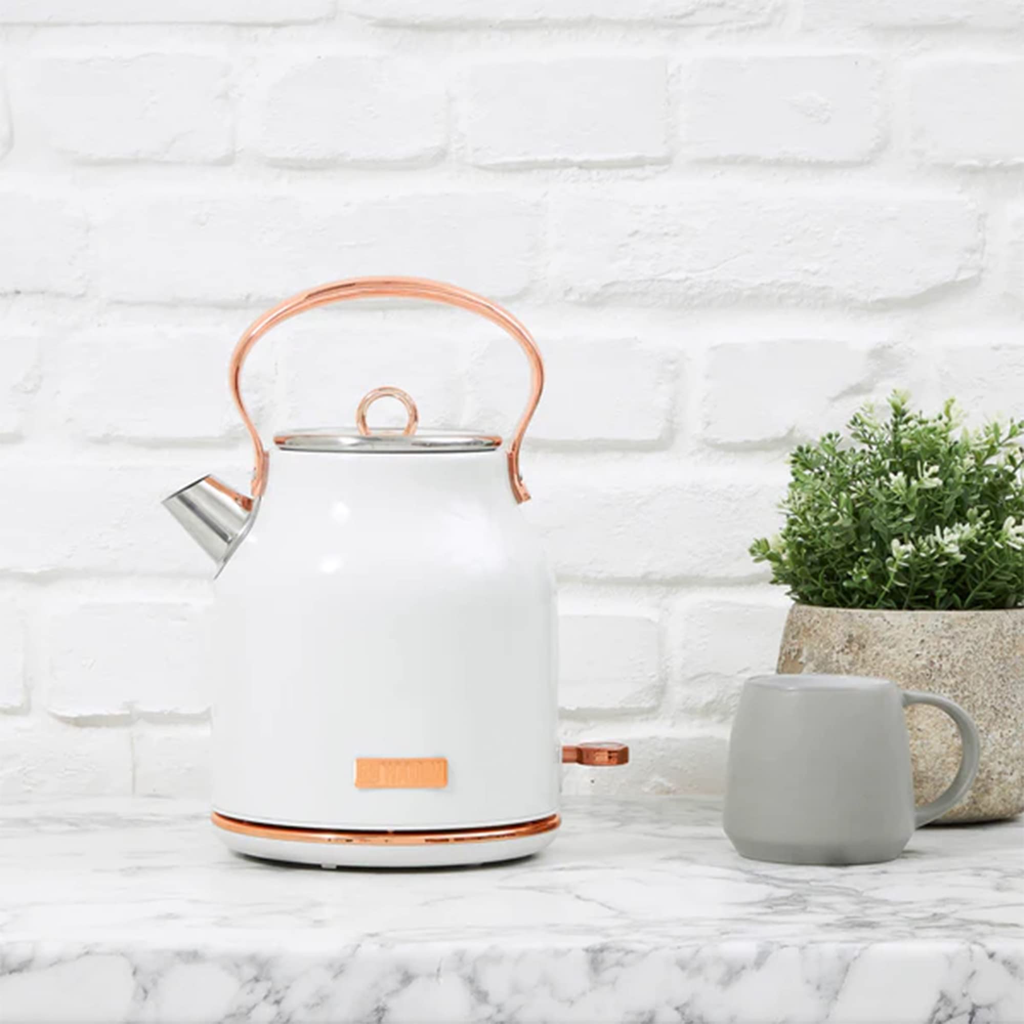 Haden 75089 Heritage 17 Liter Stainless Steel Body Countertop Retro Electric Kettle With Auto Shutoff & Dry Boil Protection (Ivo