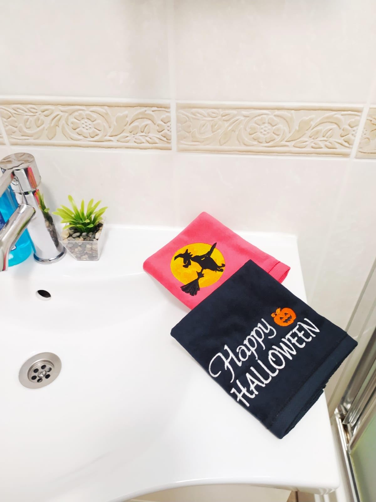2 Pack Happy Halloween Hand Towels, 100% Soft Cotton, Basket Stuffers, (11X18Inches) Decor Hand Towels Gift Packed, Decorative H