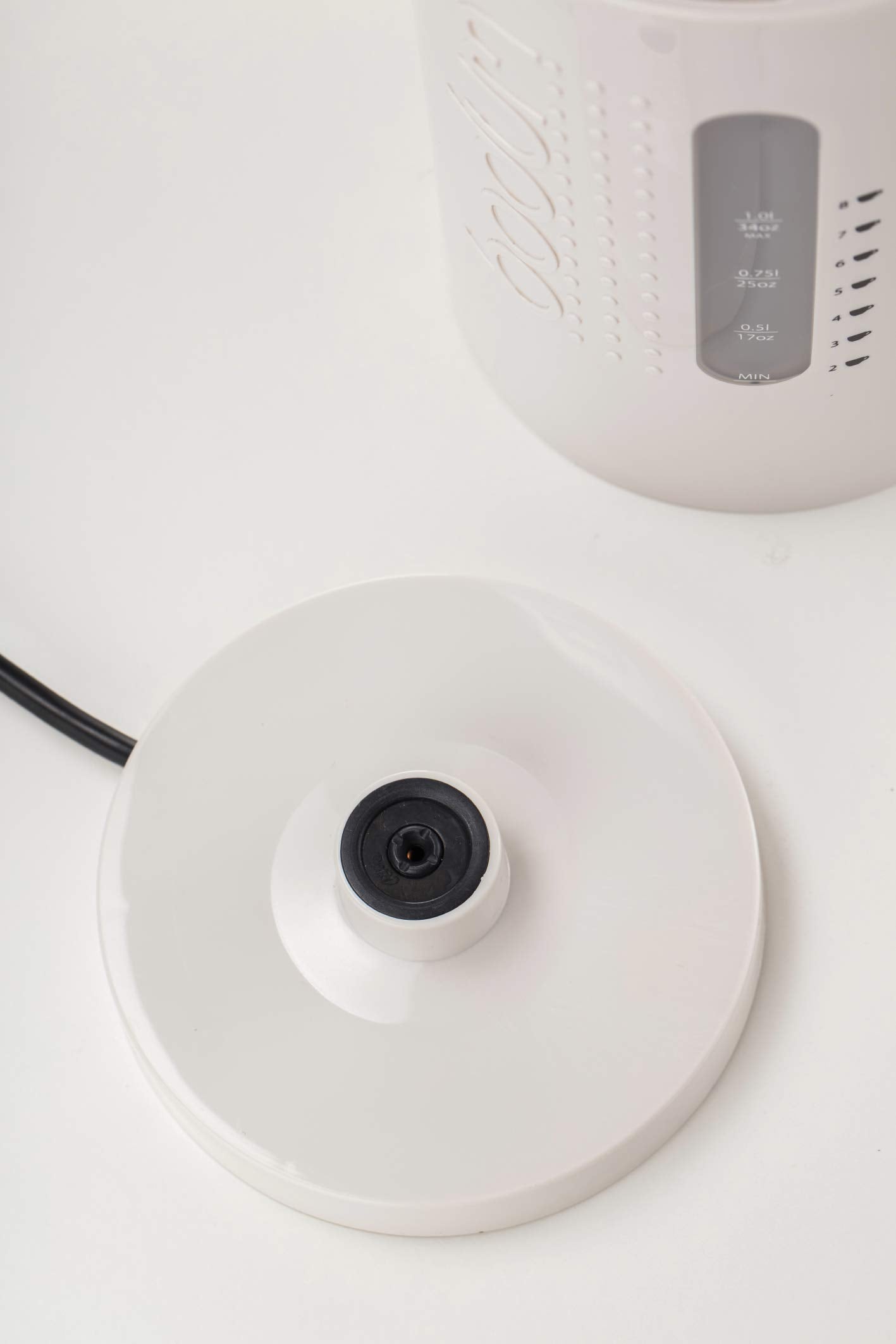 Bodum 34Oz Bistro Electric Water Kettle For Coffee & Tea, Bpa-Free Plastic, Rapid-Boil, Auto Shut-Off, White