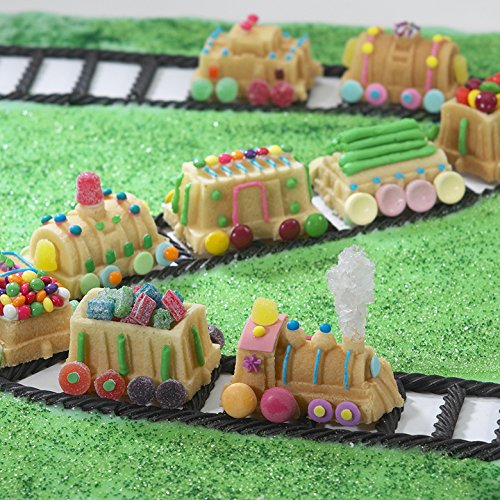 Nordic Ware+Train Cake Pan