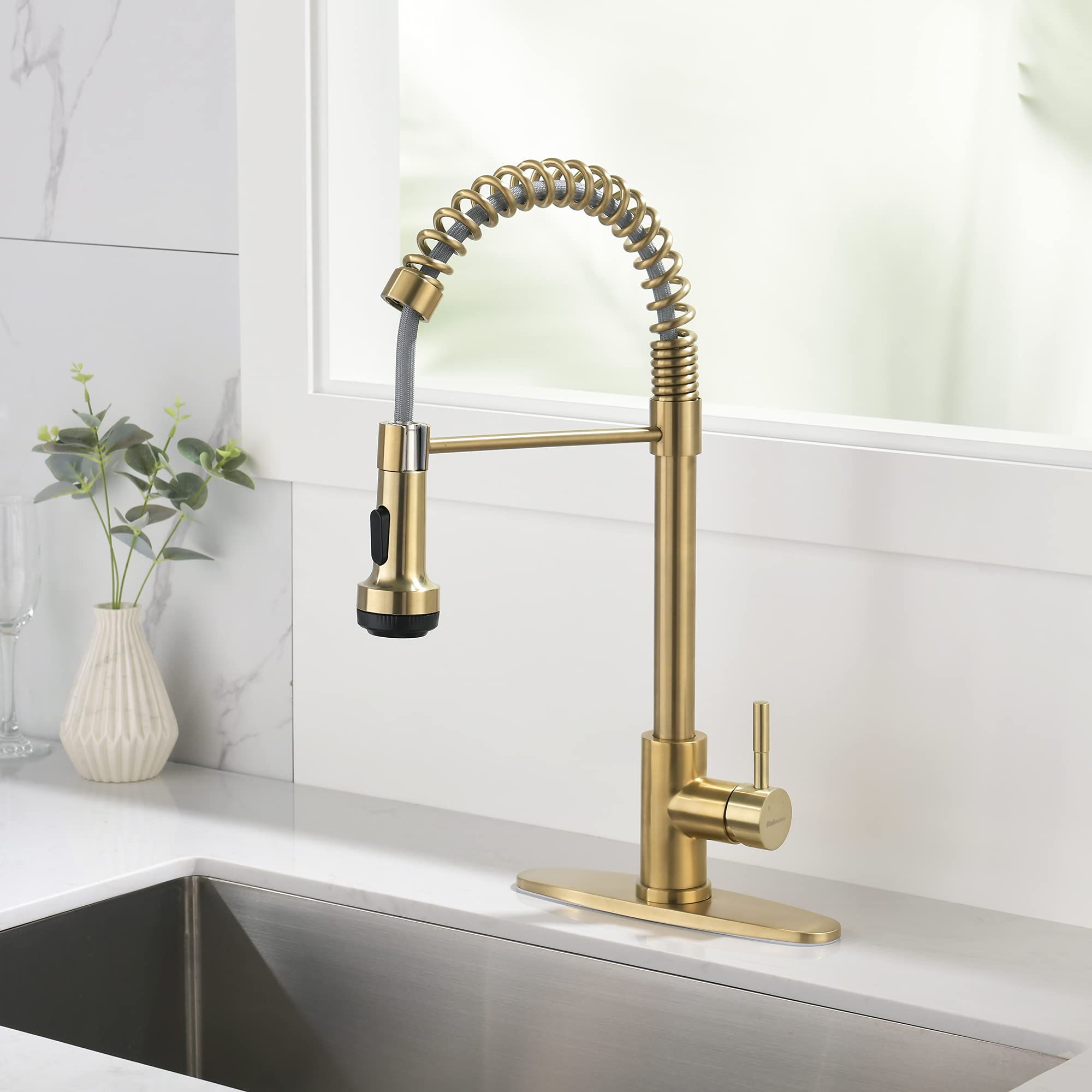 Rainovo Kitchen Faucet With 4 Mode Pull Down Sprayer Brushed Gold, Spring Kitchen Sink Faucet Stainless Steel With Deck Plate, S