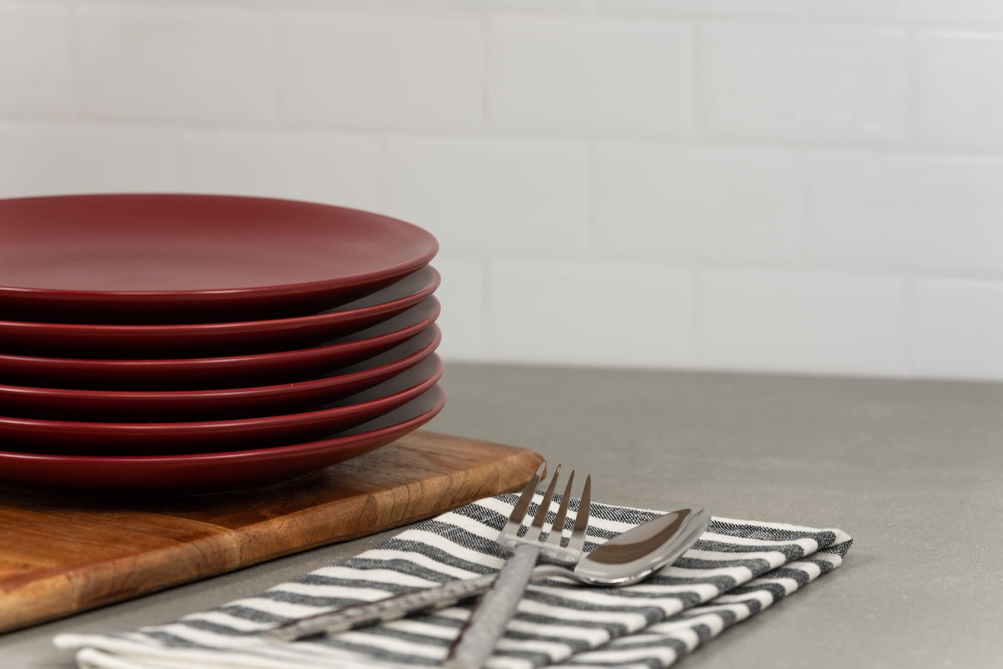 10 Strawberry Street Wazee Matte 8.25 '' Coupe Salad Plate, Set Of 6, Red