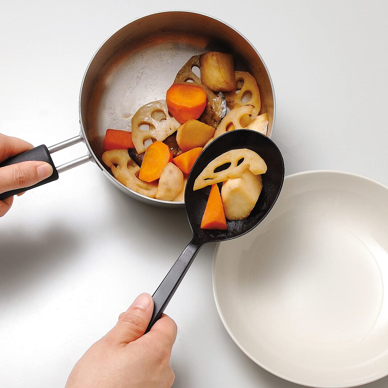Muji 82932461 Silicone Cooking Spoon, Length: Approx. 10.2 Inches (26 Cm), Black