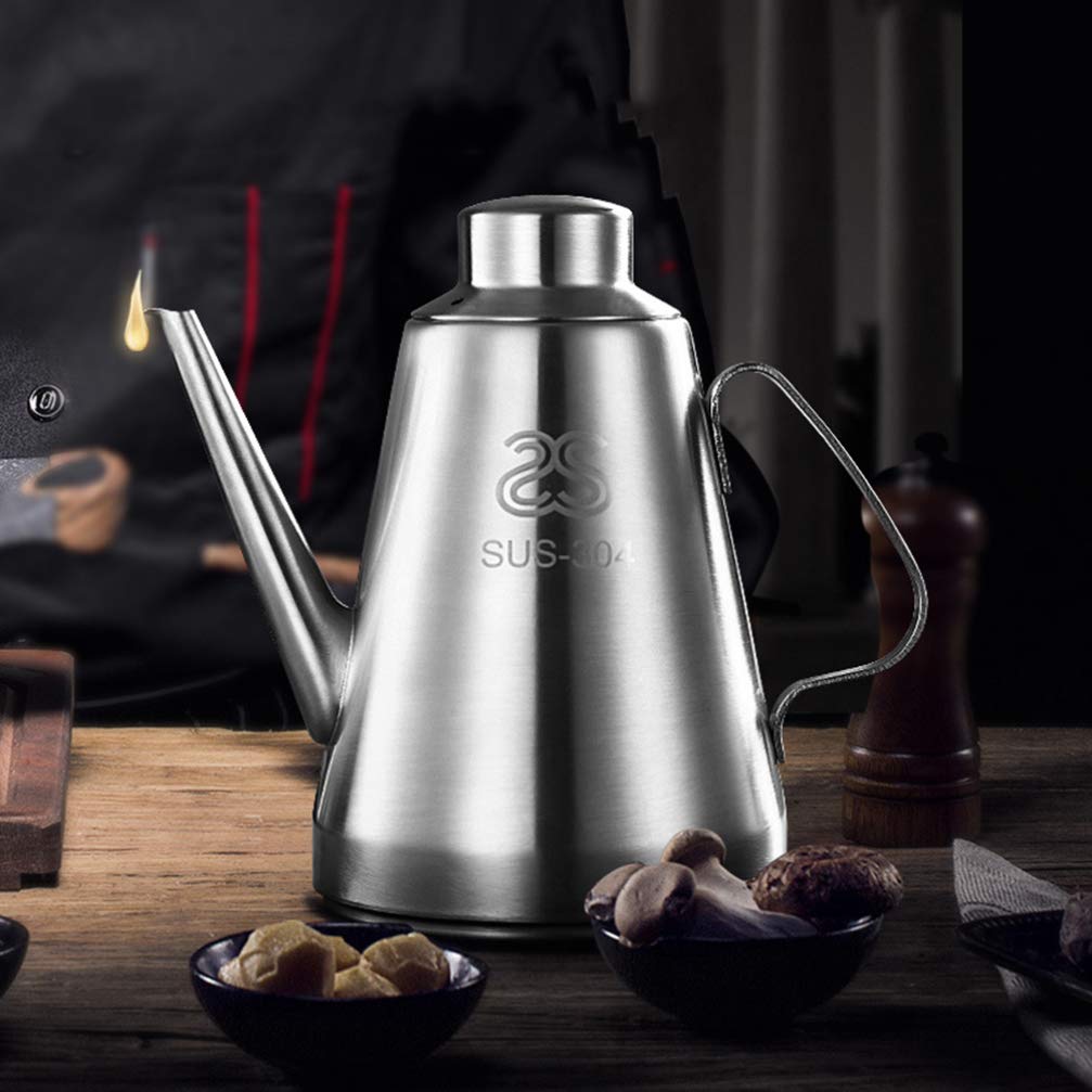 Hemoton Stainless Steel Oil Can Vinegar Pot Bottle Oil Dispenser Edible Oil Container Cruet Pot Kitchen Tools (700Ml Middle Size
