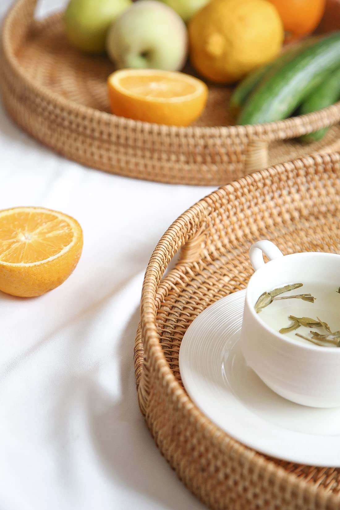 Hitomen 11.8'' Hand-Woven Round Rattan Serving Tray Decorative Wicker Trays With Handles For Coffee Table (Natural-M)