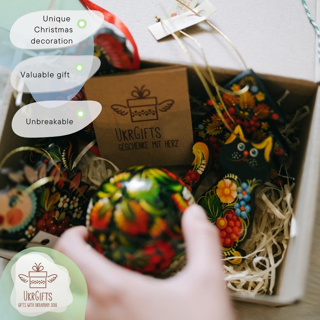 Rustic Wooden Cat Christmas Tree Ornament 3,3 ? 2,8 ? 0,2 Inch | 7 ? 8,5 ? 0,5 cm Ukrainian Folk Art Petrykivka Hand-painted Ris