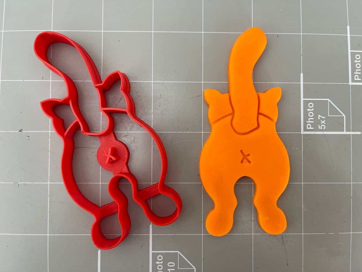 Cat Butt Cookie Cutter (5.0 Inch)