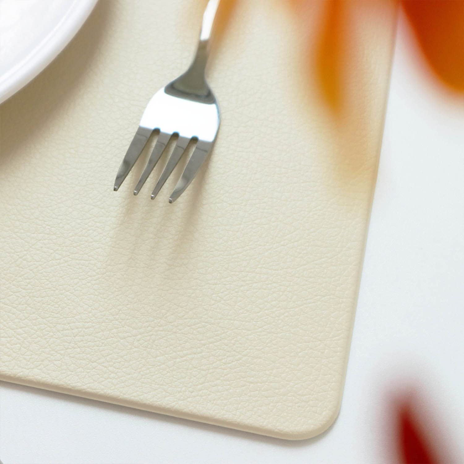 Vinjiasin Placemats Set Of 4 Beige Leather Place Mats For Indoor Outdoor Kitchen Table Mats Waterproof Heat Resistant Wipeable E
