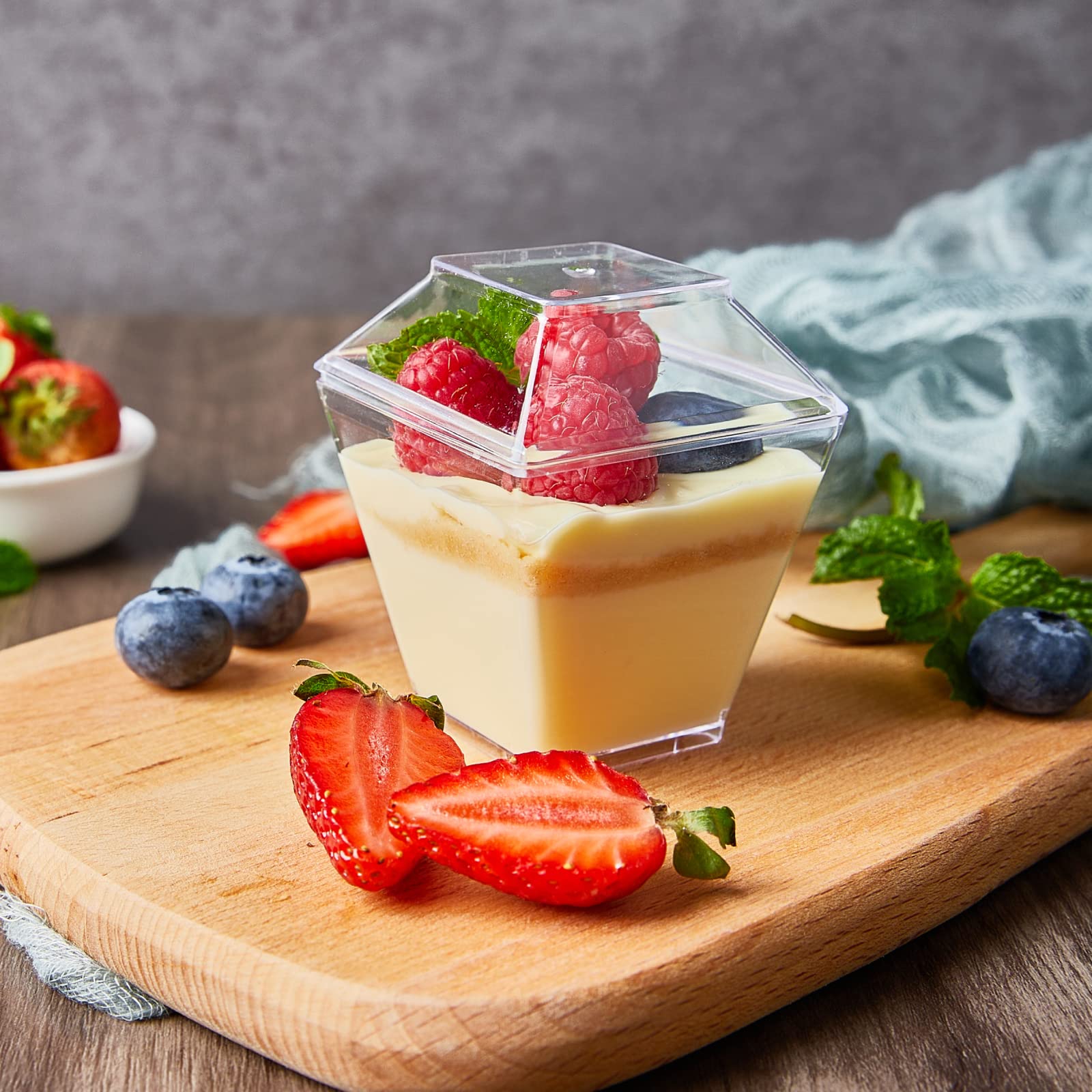 Qeirudu 50 Pack 3.5 Oz Mini Dessert Cups With Lids And Spoons - Parfait Cups With Lids Plastic Square Shooter Cups For Party App
