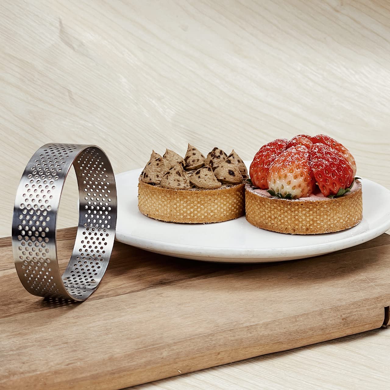 Uyauld Stainless Steel Tart Ring, 9Cm Heat-Resistant Perforated Cake Mousse Ring, French Pastry Baking Mold Round Shape (6 Round