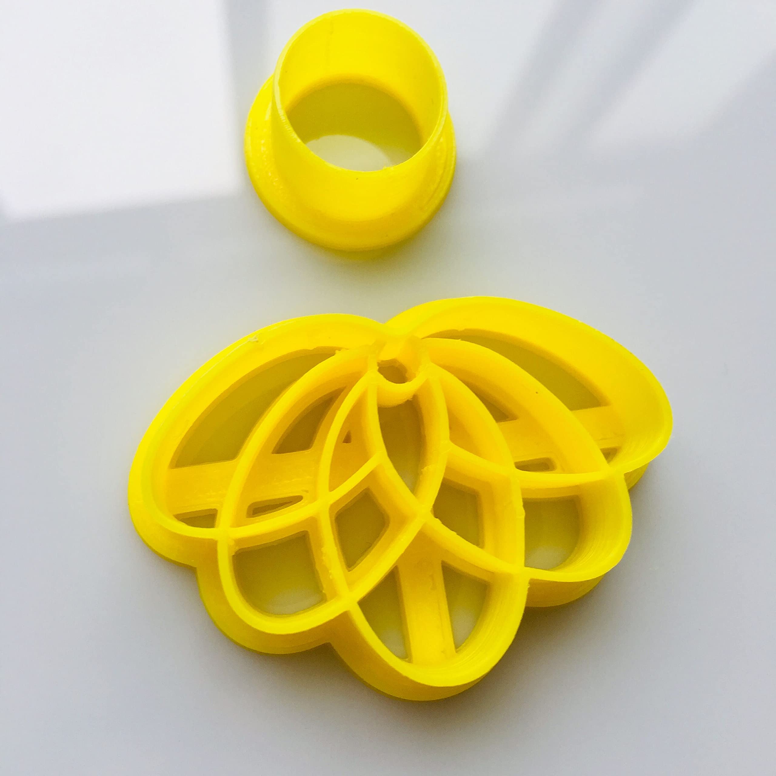 Chenrui Set Of 3 Lotus Shaped Cutters, Polymer Clay Cutters For Jewelry Making