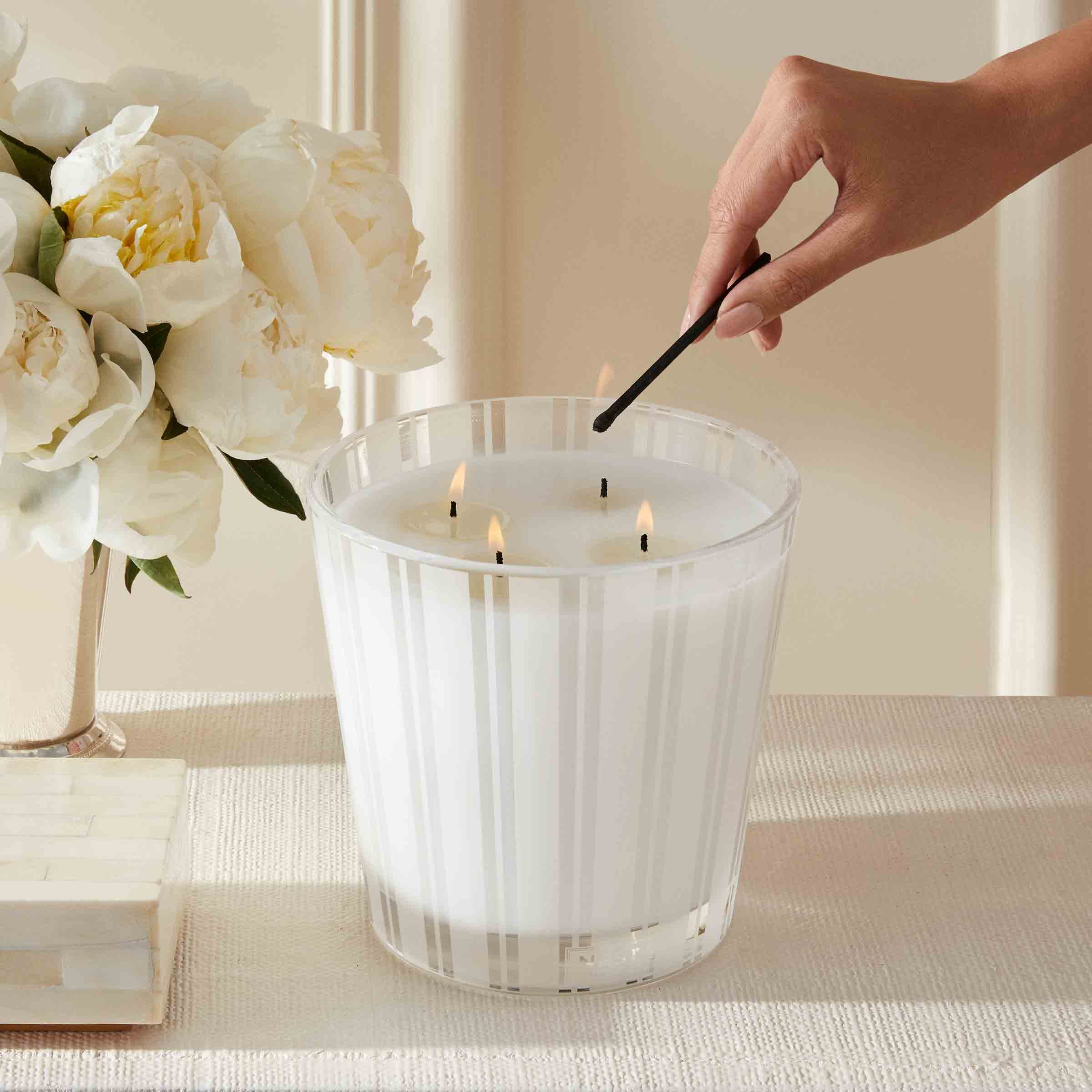 NEST New York Ocean Mist & Sea Salt Scented Luxury Candle