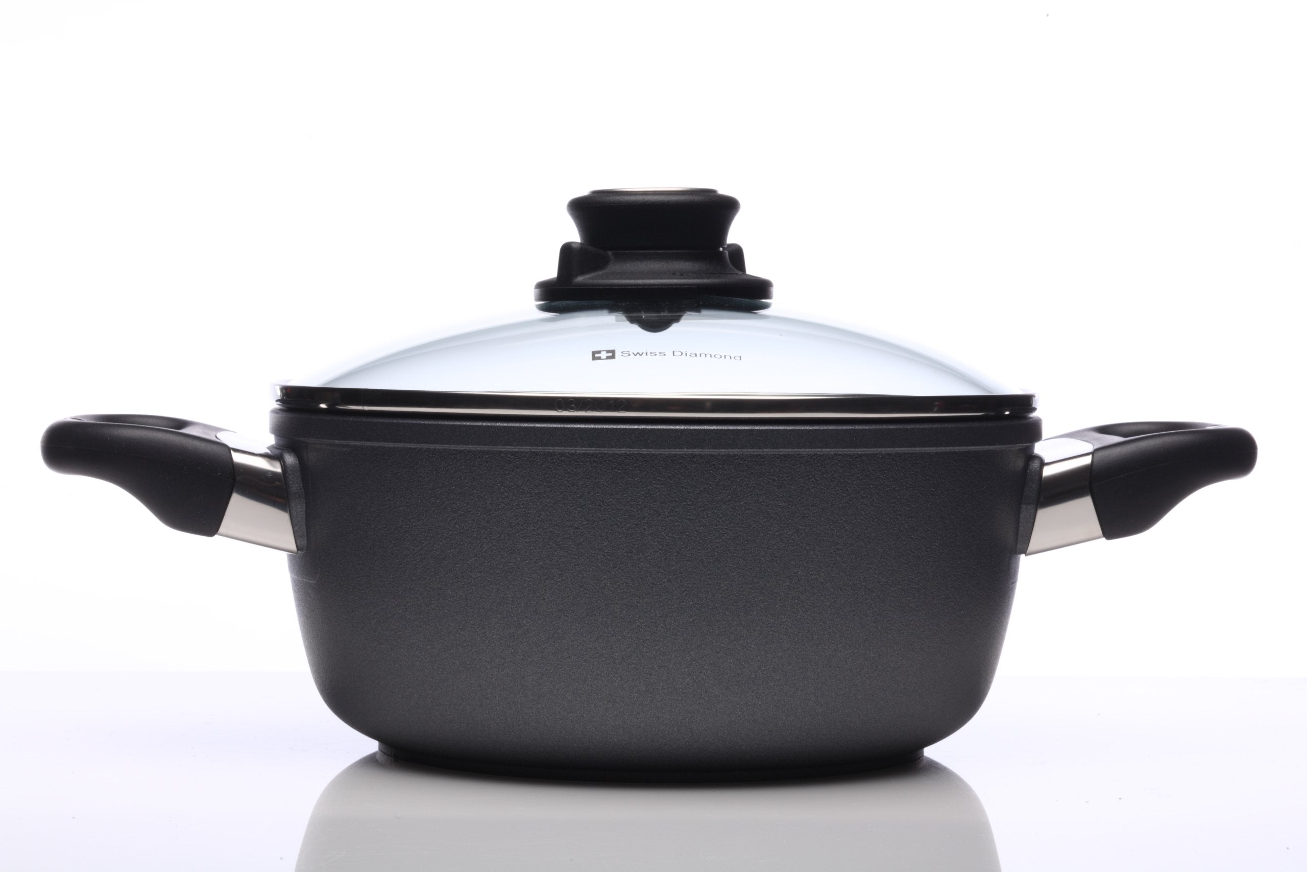Swiss Diamond 8'' 2.3Qt Casserole Pan Hd Nonstick Diamond Coated Aluminum Casserole Pan Includes Lid Pfoa Free Dishwasher/Oven S