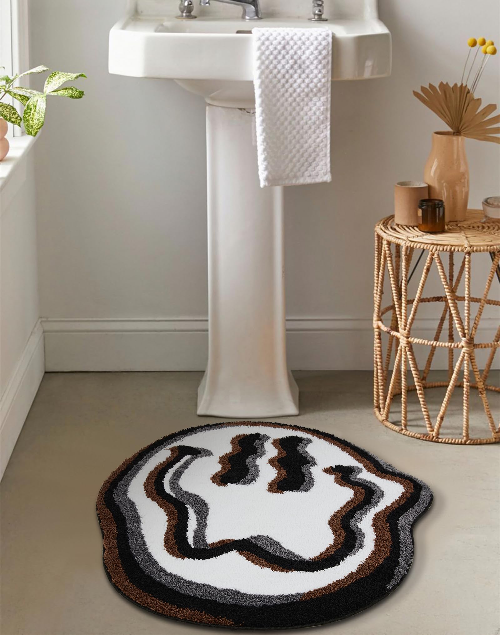Estmy Happy Face Cute Bath Mat 2Ft Trippy Round Bathroom Rugs White/Black Non Slip Washable, Groovy Funky Aesthetic Hippie Boho
