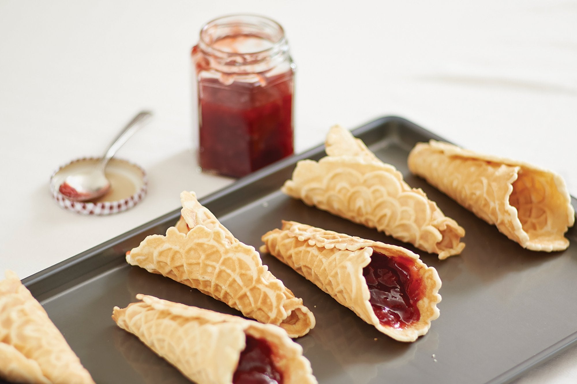 Fox Run 4507 Pizzelle Roller, Krumkake Pastry Tool/Ice Cream Cone Mold, 8.25 Inches, Beechwood