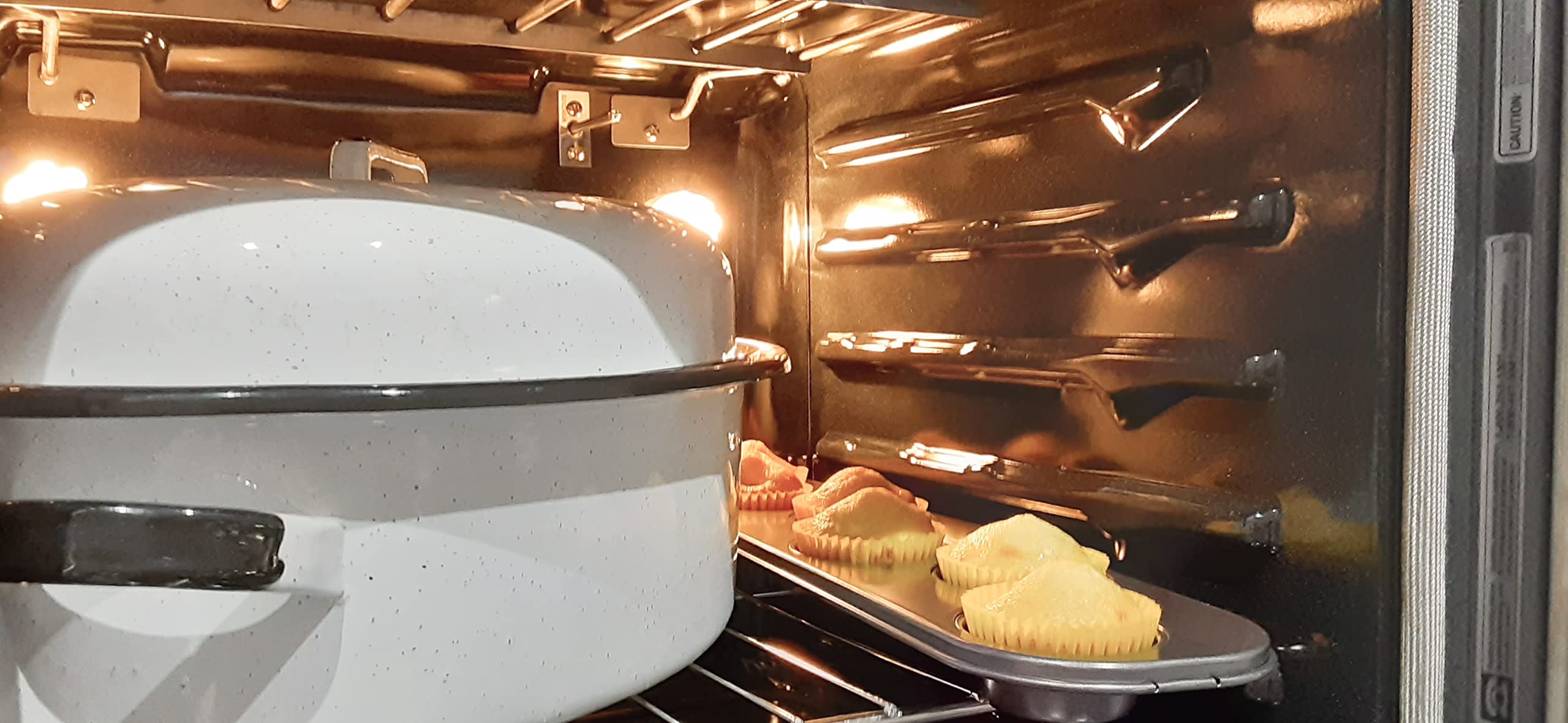 Cupcake Squeeze-In Pan