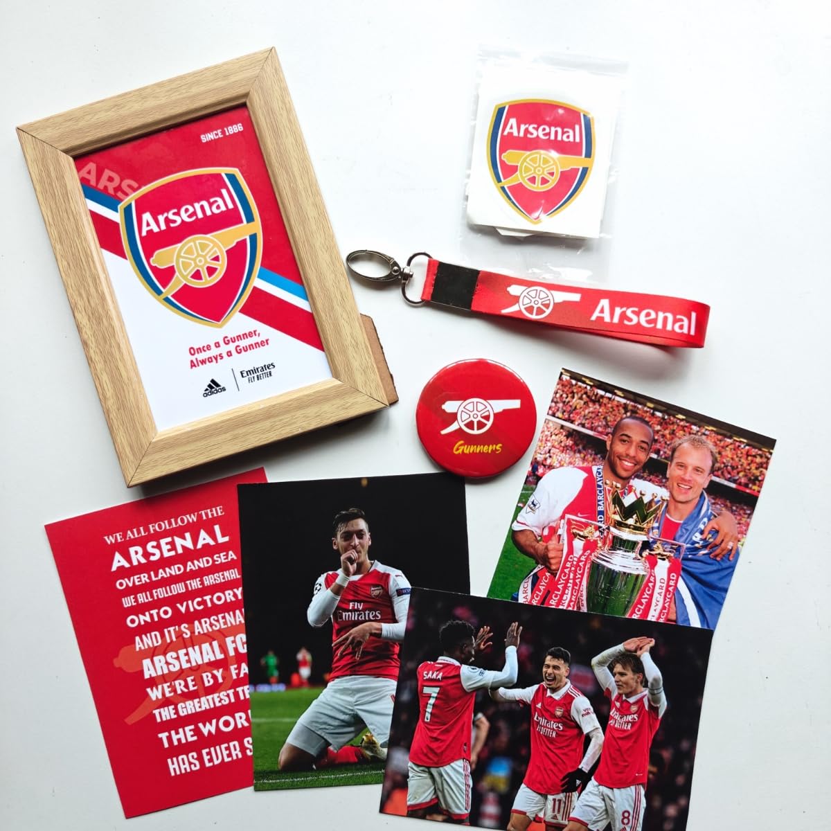Tenorarts Arsenal Gift Box Merchandise For Fans - 5X7 Inches Laminated Photo Frame,1 Arsenal Keychain, 1 Badge, 4 4X6 Inches Siz
