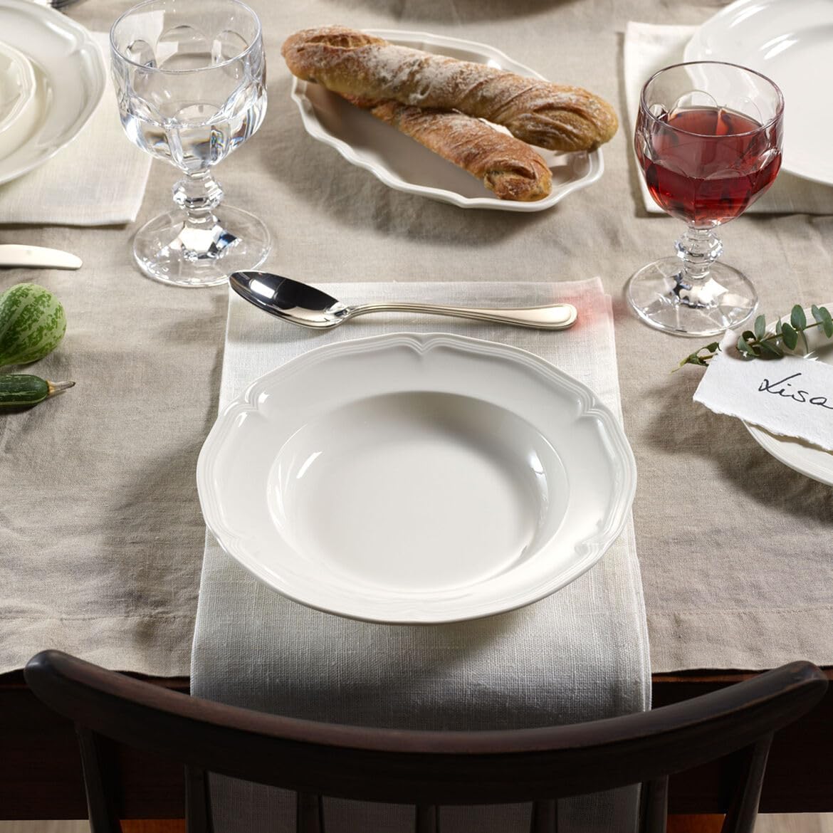 Villeroy & Boch Manoir 18-Piece Dinnerware Set, Plates & Bowls, Premium Porcelain, Made in Germany, White