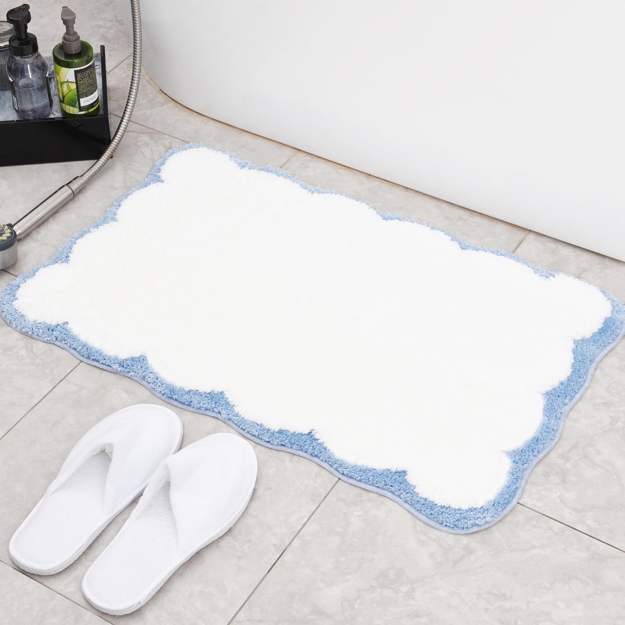 Luxury Microfiber Bathroom Rugs, White Bath Rug With Blue Scalloped Piping Cute Aesthetic Preppy Bath Mat For Bathroom, Tub, Flo