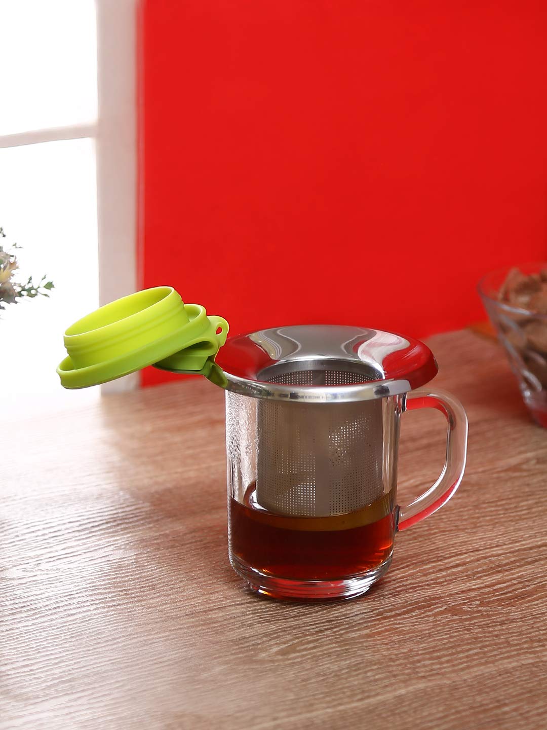 Trudeau Tea Strainer With Lid, Silver