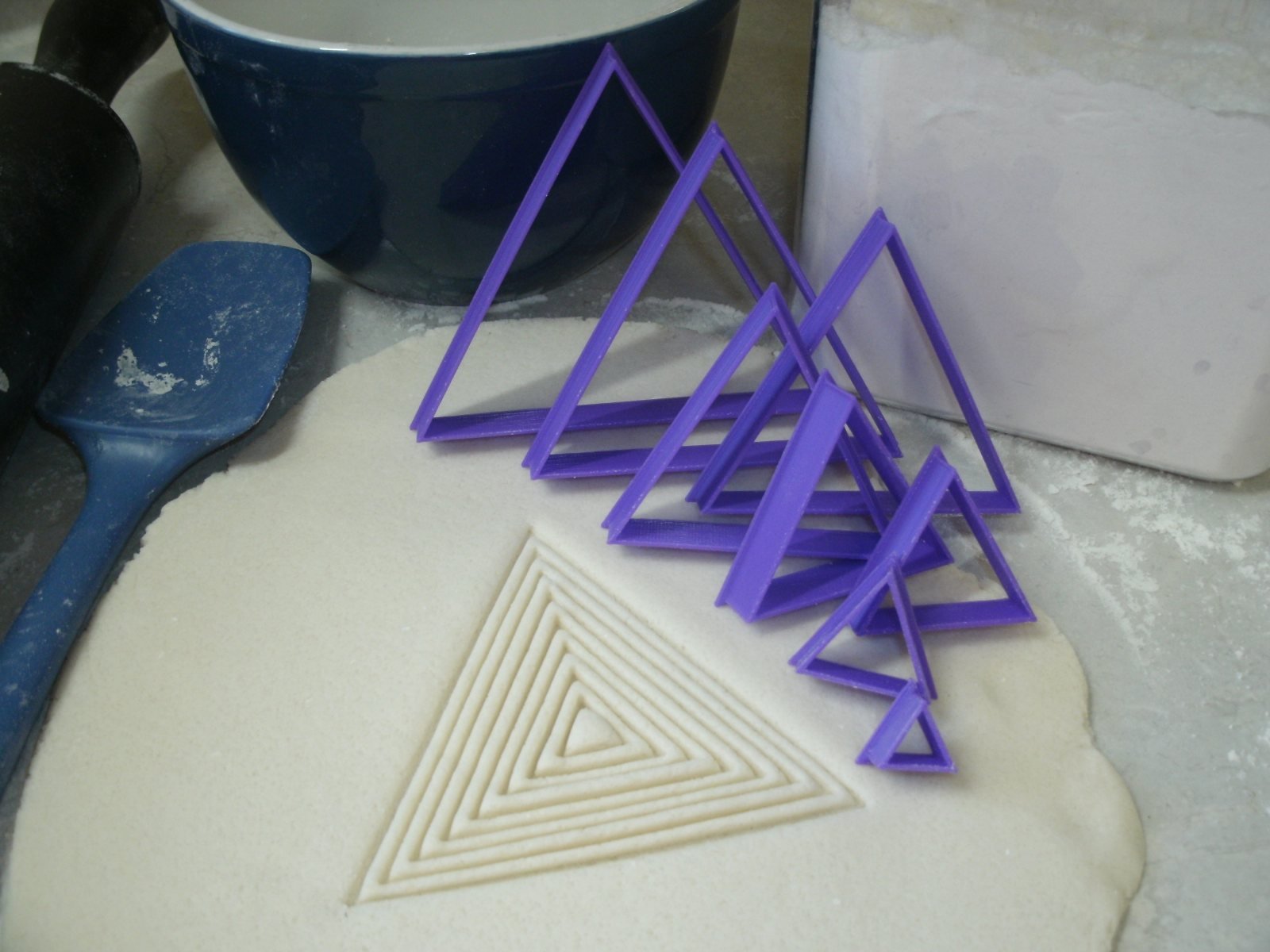 Triangle Shape Frame Set Of 8 Size Cookie Cutters Usa Pr756