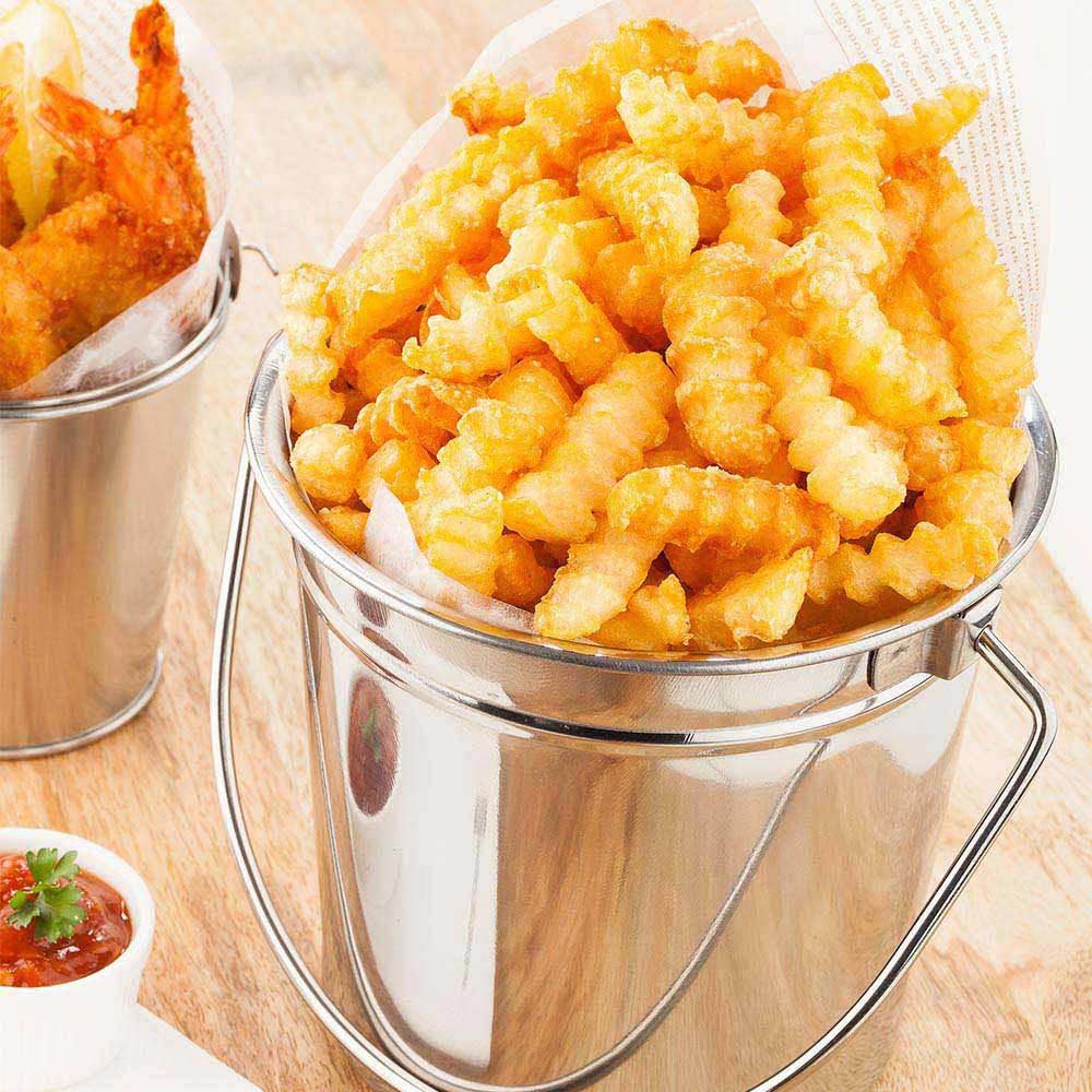 Restaurantware 28 Ounce Metal Bucket 1 Round Silver Pail - With Handle Food Safe Silver Stainless Steel Large Metal Bucket Smoot