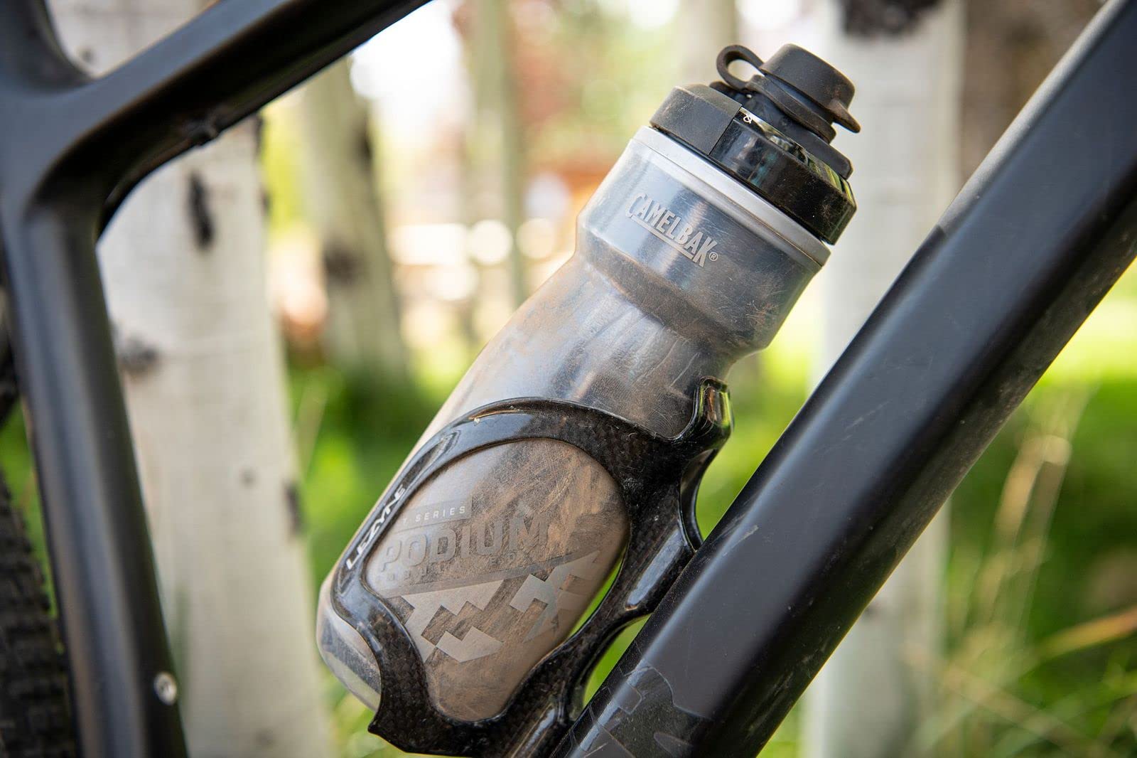 Camelbak Podium Dirt Series Chill Insulated Mountain Bike Water Bottle 21Oz, White