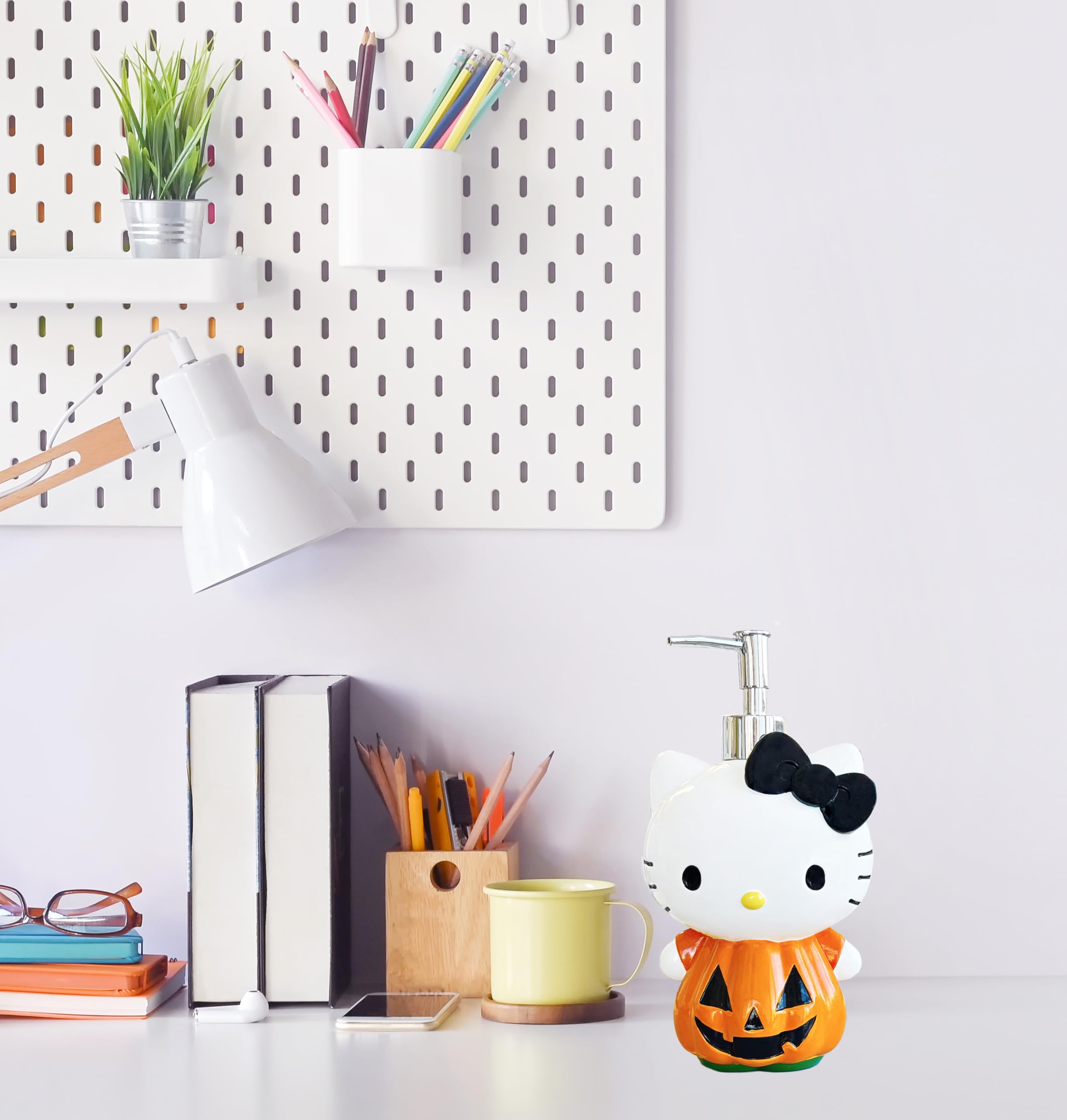 Hello Kitty Pumpkin Jack - O- Lantern Soap Dispenser - Autumn & Halloween Bathroom Decor And Storage - Orange Resin Lotion Pump
