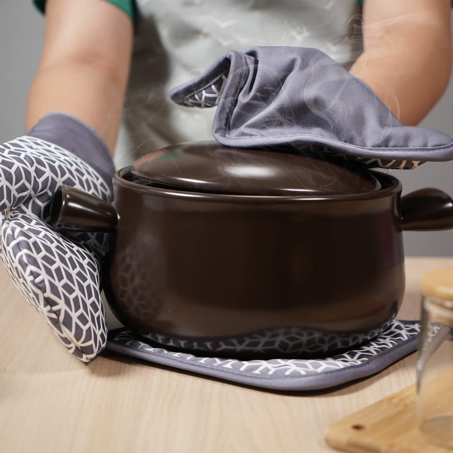 Navithous Oven Mitts And Pot Holders Sets 6Pcs, Thick Cotton Oven Gloves High Heat Resistant 500?With Extra Long Oven Mitts And