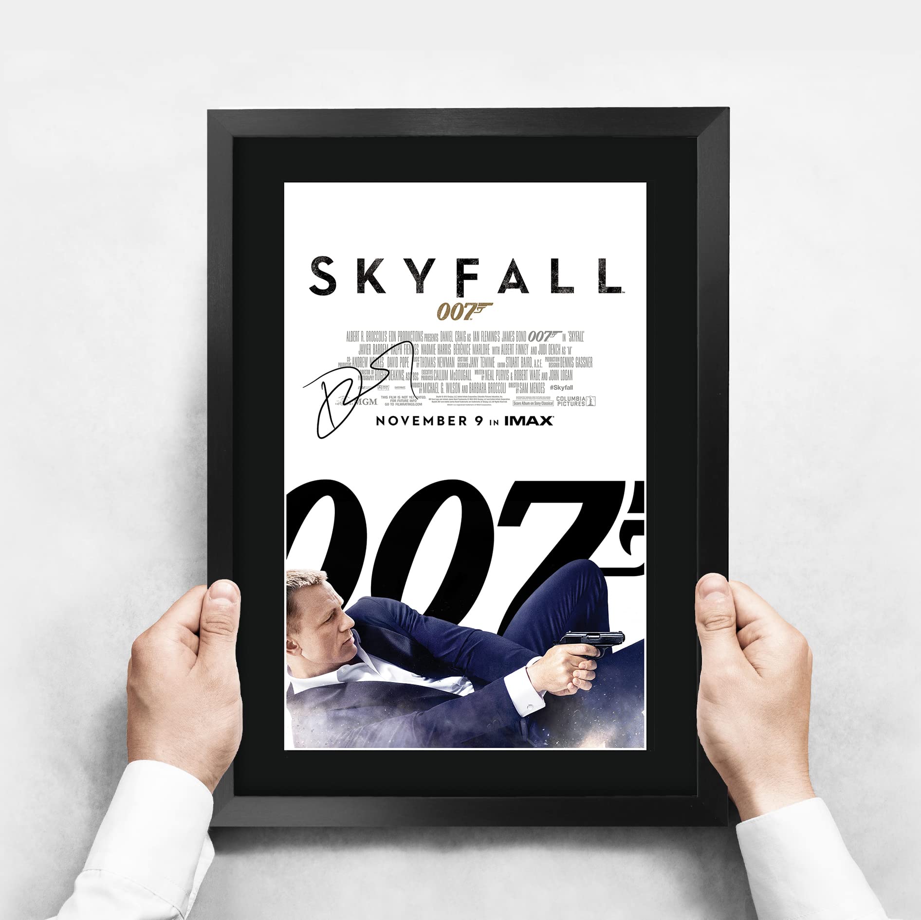 HWC Trading James Bond Skyfall Movie Poster - Signed 16" x 12" Framed Autograph Display