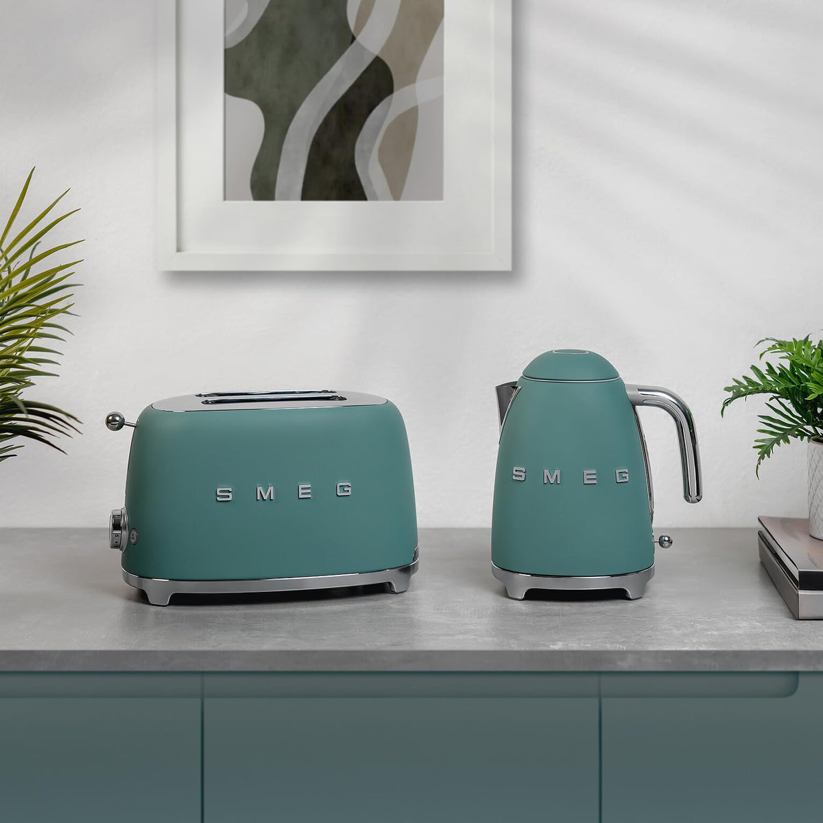 Smeg 50'S Retro Style 7-Cup Electric Water Kettle With Automatic Shuto ...